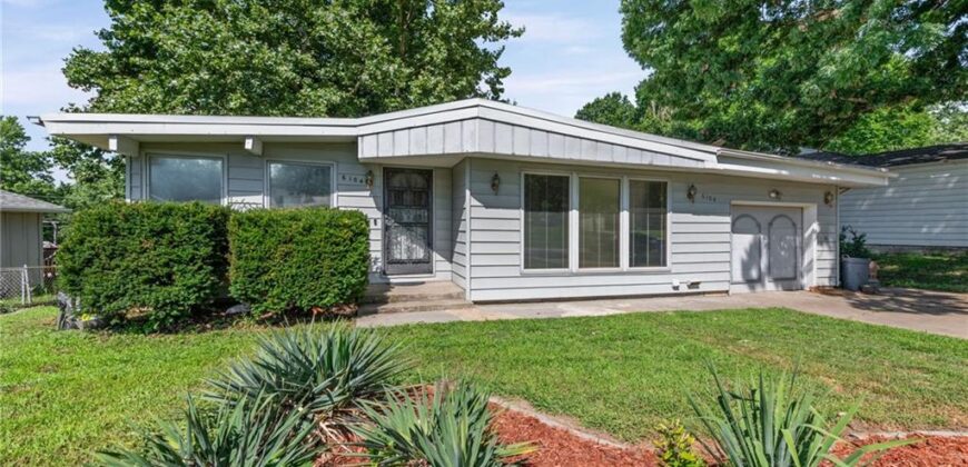6104 N Garfield Avenue, Gladstone, MO 64118