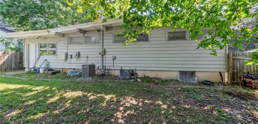 6104 N Garfield Avenue, Gladstone, MO 64118