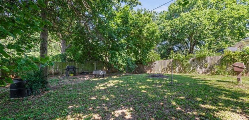 6104 N Garfield Avenue, Gladstone, MO 64118