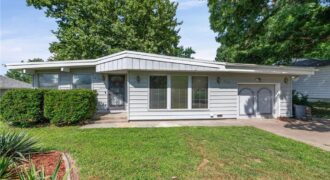 6104 N Garfield Avenue, Gladstone, MO 64118