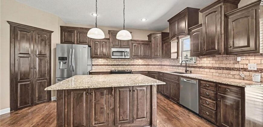 10318 N Fisk Avenue, Kansas City, MO 64154