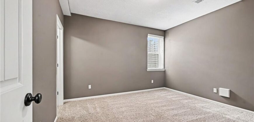 10318 N Fisk Avenue, Kansas City, MO 64154