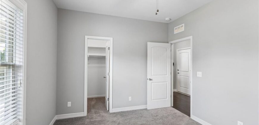 6717 NW 104th Terrace, Kansas City, MO 64154