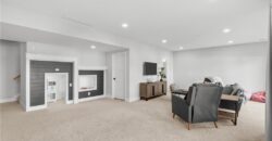 14622 Thousand Oaks Place Place, Parkville, MO 64152