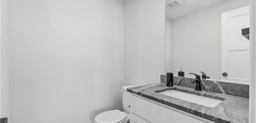 14622 Thousand Oaks Place Place, Parkville, MO 64152