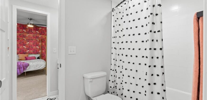 14622 Thousand Oaks Place Place, Parkville, MO 64152