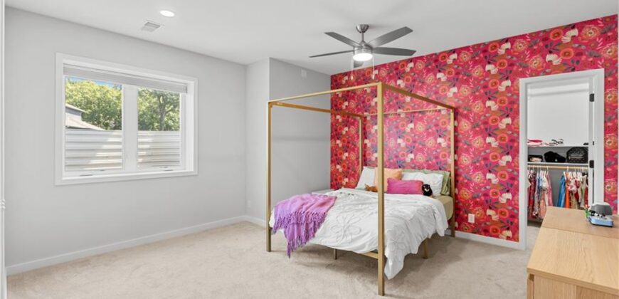 14622 Thousand Oaks Place Place, Parkville, MO 64152