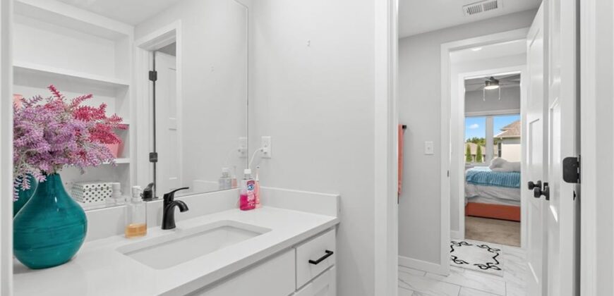 14622 Thousand Oaks Place Place, Parkville, MO 64152