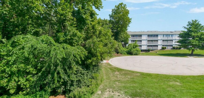 2305 NE 68th Street, Gladstone, MO 64118