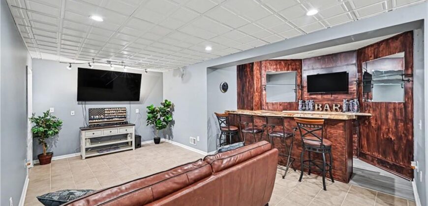 9009 N Kentucky Avenue, Kansas City, MO 64157