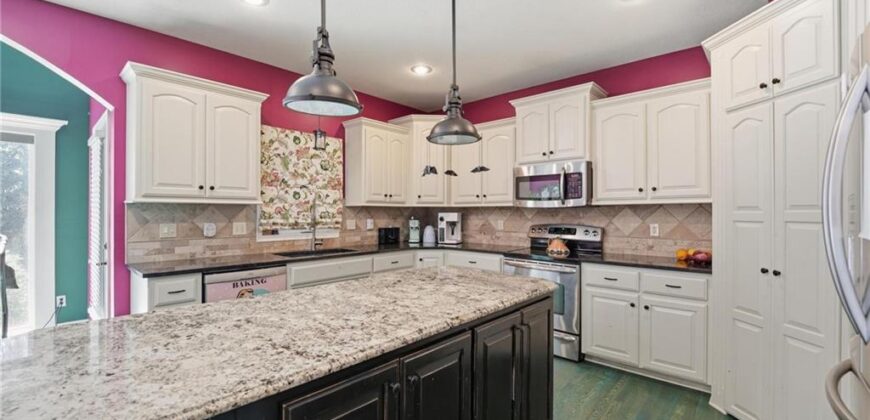 8808 N Oxford Avenue, Kansas City, MO 64157