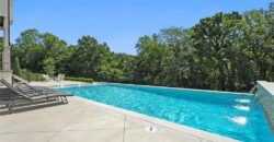 7390 N National Drive, Parkville, MO 64152