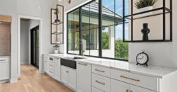 7390 N National Drive, Parkville, MO 64152