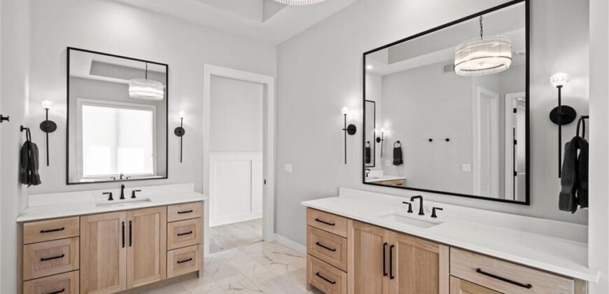 7390 N National Drive, Parkville, MO 64152