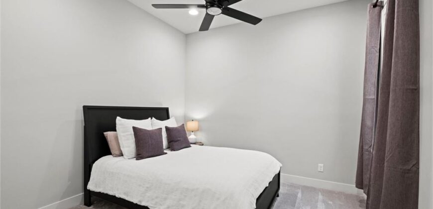 7390 N National Drive, Parkville, MO 64152