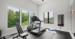 7390 N National Drive, Parkville, MO 64152