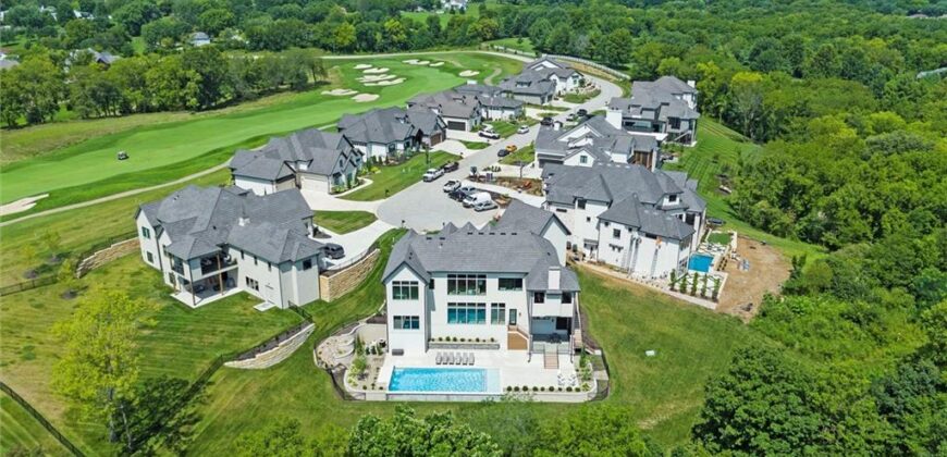 7390 N National Drive, Parkville, MO 64152