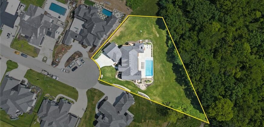 7390 N National Drive, Parkville, MO 64152