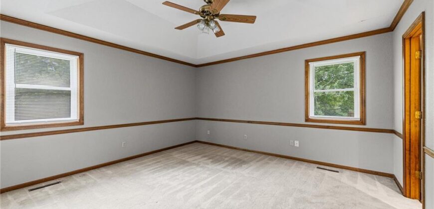 6215 NW 65th Street, Kansas City, MO 64151