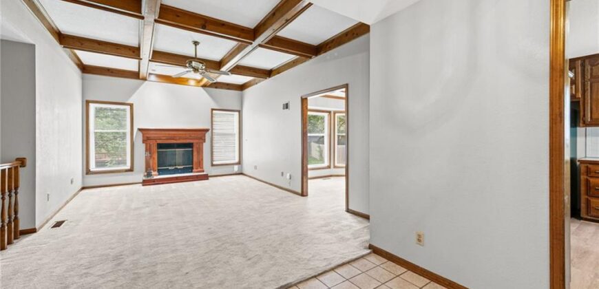 6215 NW 65th Street, Kansas City, MO 64151