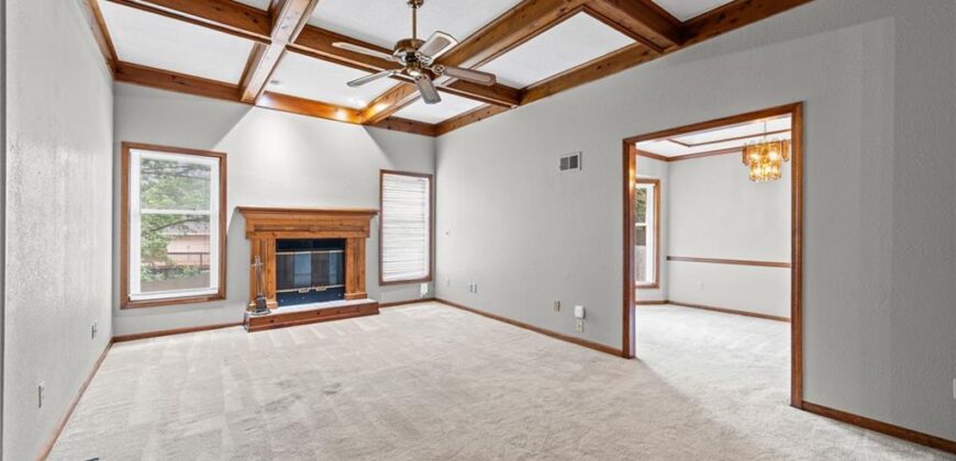 6215 NW 65th Street, Kansas City, MO 64151