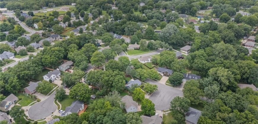 6215 NW 65th Street, Kansas City, MO 64151