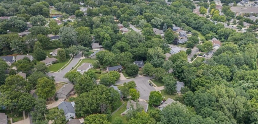 6215 NW 65th Street, Kansas City, MO 64151