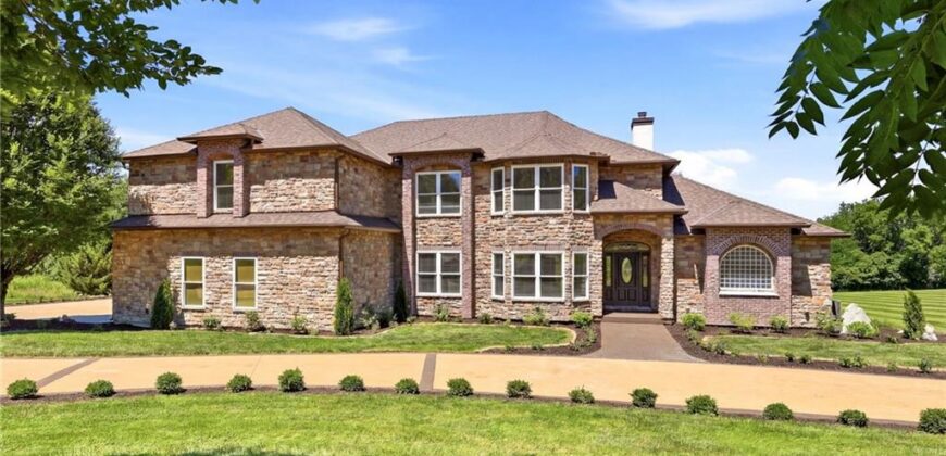 15614 Quail Ridge Drive, Smithville, MO 64089