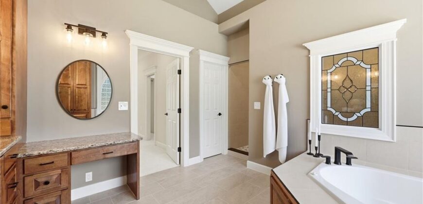 15614 Quail Ridge Drive, Smithville, MO 64089