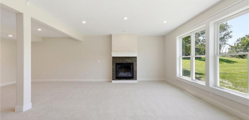15614 Quail Ridge Drive, Smithville, MO 64089