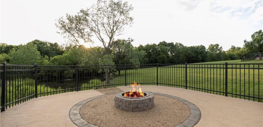 15614 Quail Ridge Drive, Smithville, MO 64089