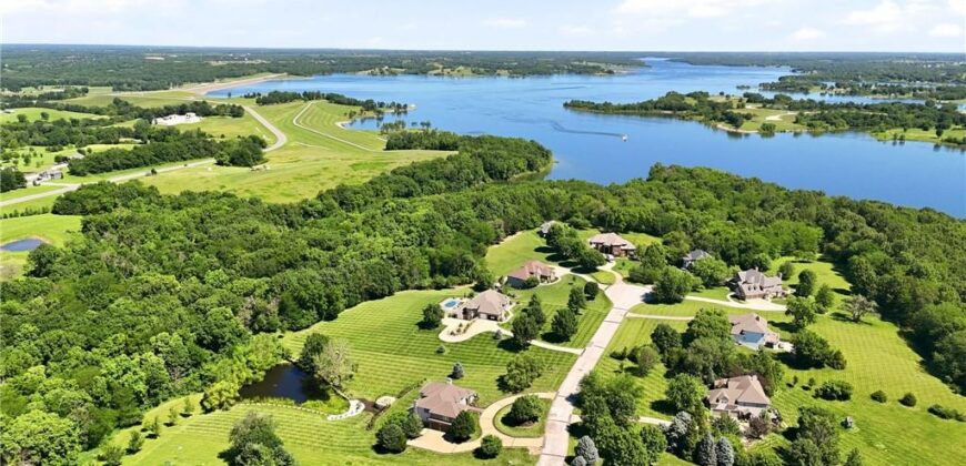 15614 Quail Ridge Drive, Smithville, MO 64089
