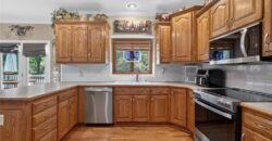 10402 NW River Hills Drive, Parkville, MO 64152