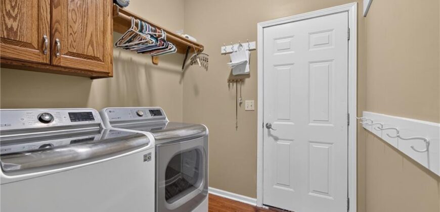 10402 NW River Hills Drive, Parkville, MO 64152