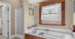 10402 NW River Hills Drive, Parkville, MO 64152
