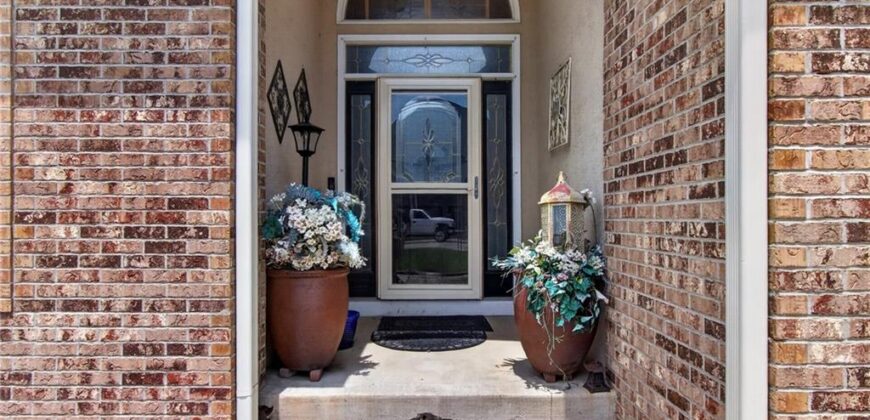 10402 NW River Hills Drive, Parkville, MO 64152