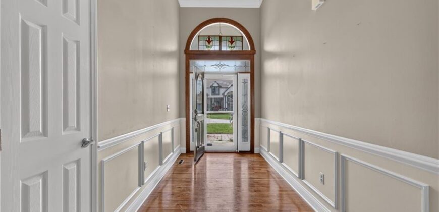 10402 NW River Hills Drive, Parkville, MO 64152