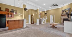 10402 NW River Hills Drive, Parkville, MO 64152