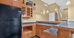 10402 NW River Hills Drive, Parkville, MO 64152
