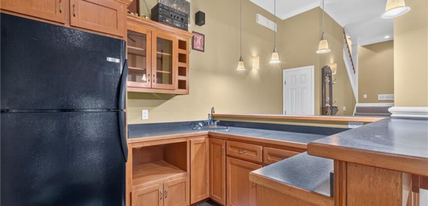 10402 NW River Hills Drive, Parkville, MO 64152
