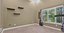 10402 NW River Hills Drive, Parkville, MO 64152
