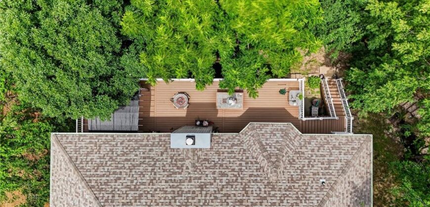 10402 NW River Hills Drive, Parkville, MO 64152