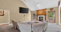 10402 NW River Hills Drive, Parkville, MO 64152