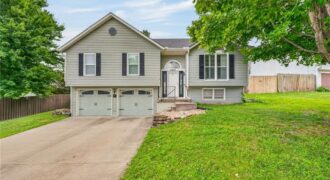 7933 N WYOMING Court, Kansas City, MO 64118