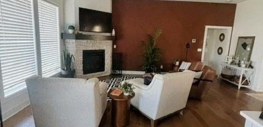 7430 Chambers Court, Kansas City, MO 64152