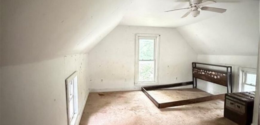 411 E 2nd Street, Dearborn, MO 64439