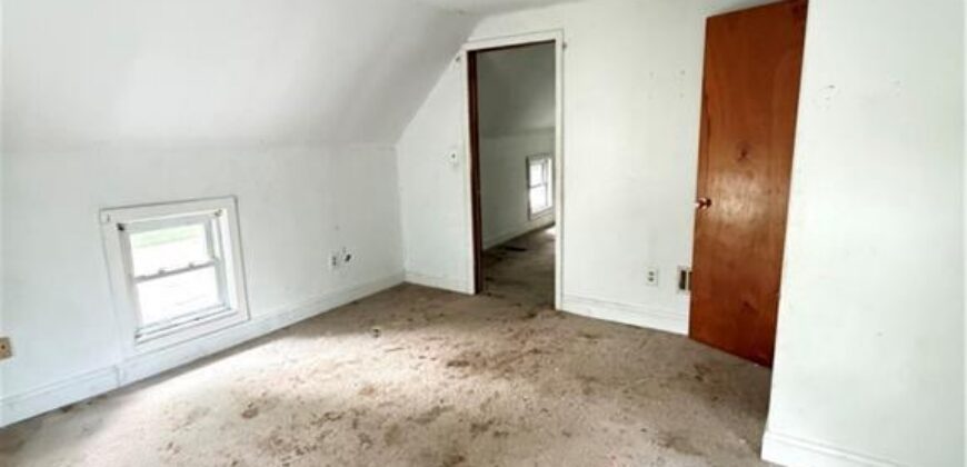411 E 2nd Street, Dearborn, MO 64439