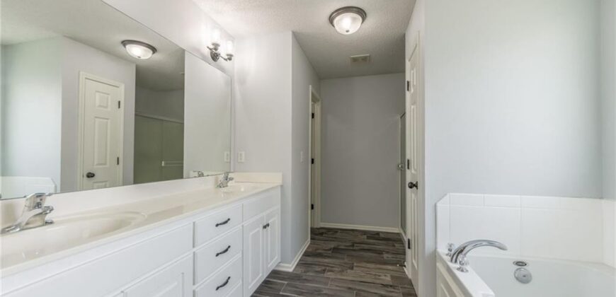 14609 N Derby Road, Smithville, MO 64089