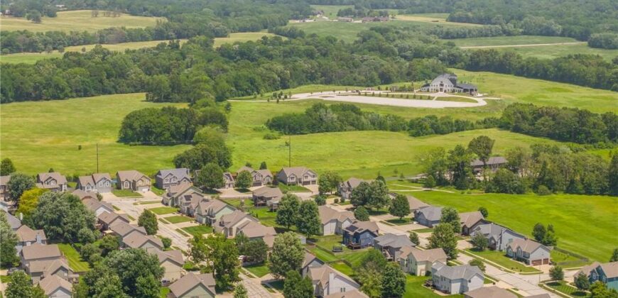 14609 N Derby Road, Smithville, MO 64089