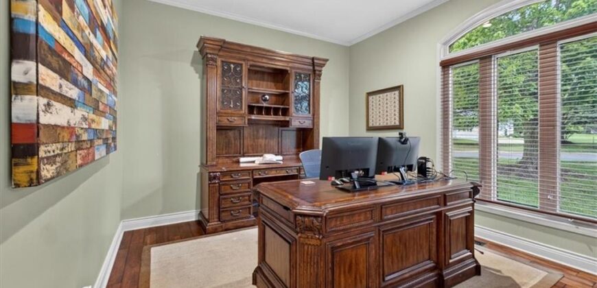 5502 Spinnaker Pointe N/A, Parkville, MO 64152